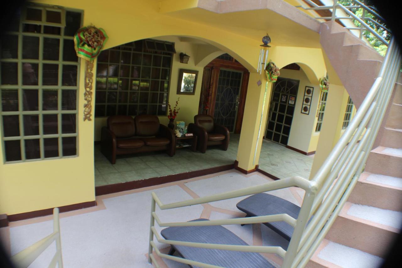 Native Abode Bed & Breakfast Bon Accord Village Екстериор снимка